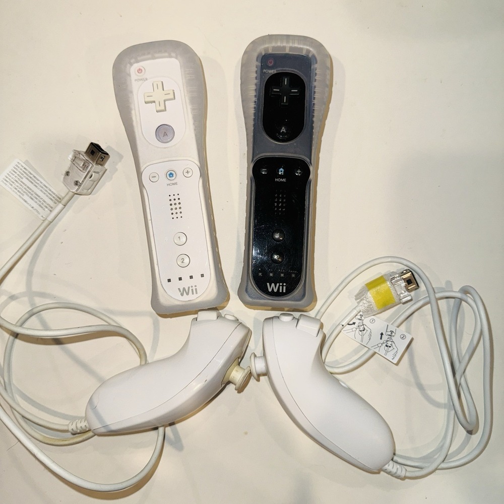 Nintendo Wii Remote and Nunchuk Bundle - White & Black OEM - Authentic RVL-003